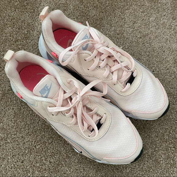 Nike Women's Pink Sneakers - Picture 2 of 7